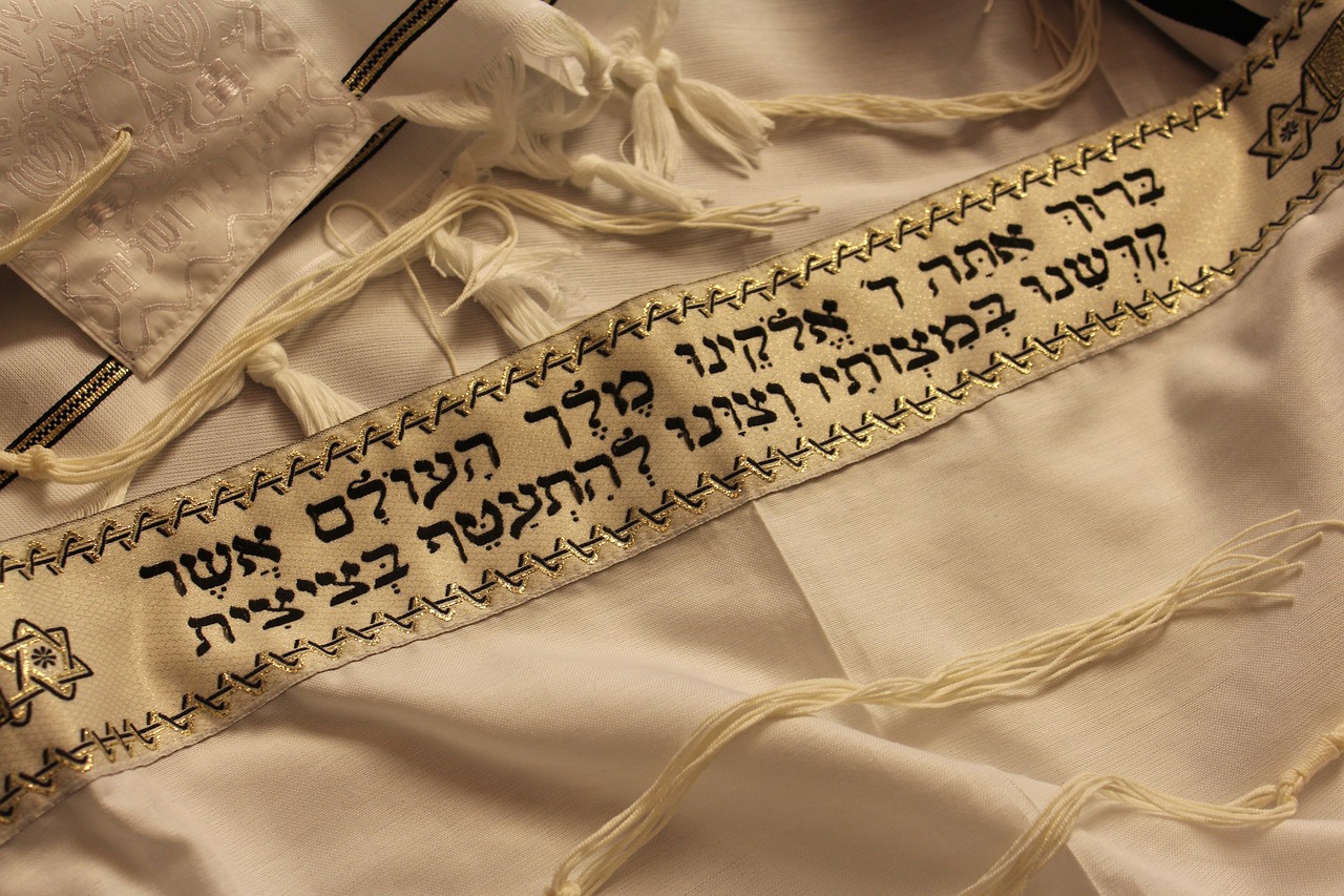 למה אסור לדבר עברית?