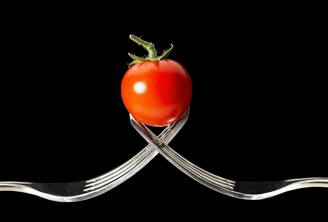 למה אסור לאכול עגבנייה טרייה?